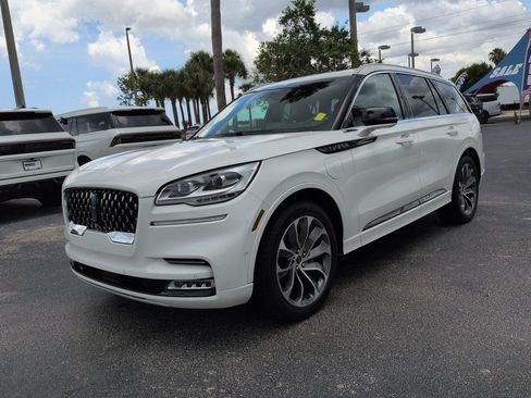 Certified 2022 Lincoln Aviator Grand Touring w/ Equipment Group 301A AWD/4WD image 8