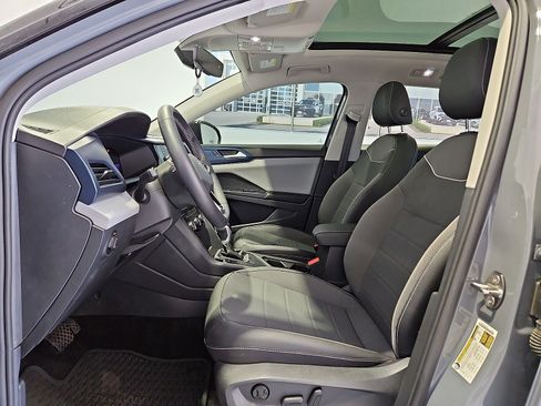 Certified 2023 Volkswagen Taos SE w/ Panoramic Sunroof Package FWD image 16