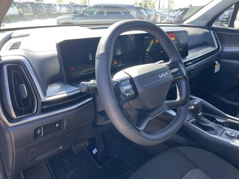 New 2026 Kia Sorento LX image 9