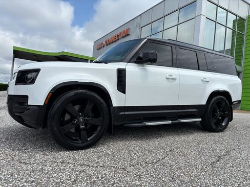 Used 2023 Land Rover Defender 130 X-Dynamic SE AWD/4WD image 2