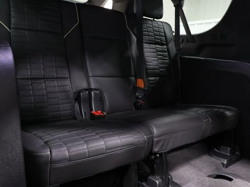 Used 2024 Cadillac Escalade ESV Sport Platinum w/ LPO, ONYX Package image 29