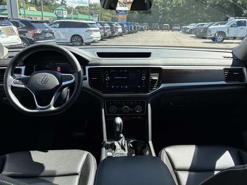 Used 2023 Volkswagen Atlas SE AWD/4WD image 18
