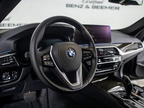 Used 2023 BMW 530e w/ Executive Package image 16