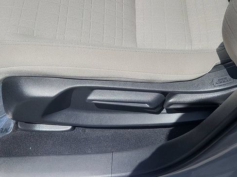 Certified 2024 Honda HR-V LX image 17