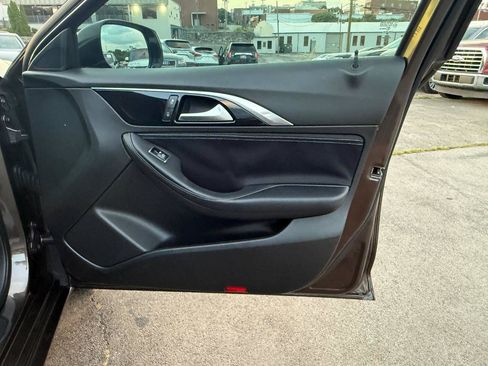 Used 2017 INFINITI QX30 FWD image 20