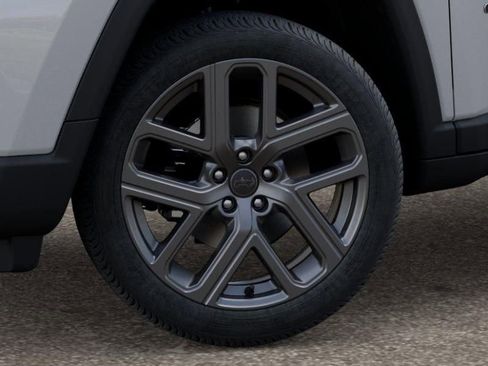 New 2026 Jeep Compass Latitude image 8