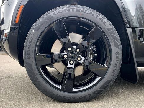 New 2026 Land Rover Defender 110 V8 image 11