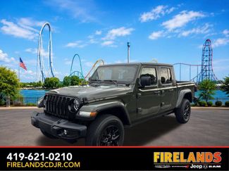 Used 2022 Jeep Gladiator Sport AWD/4WD video 1