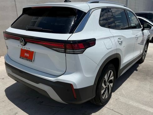 Certified 2025 Volkswagen Tiguan S FWD image 8
