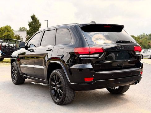 Used 2019 Jeep Grand Cherokee Altitude AWD/4WD image 11