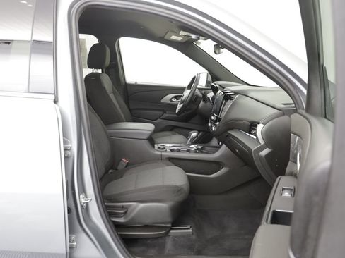 Used 2023 Chevrolet Traverse LT FWD image 19