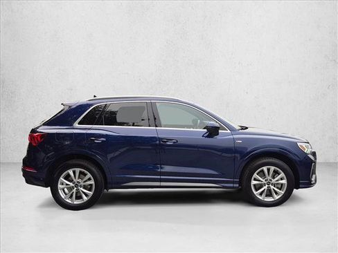 Certified 2025 Audi Q3 2.0T Premium w/ Convenience Package AWD/4WD image 4