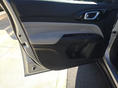 New 2026 Jeep Compass Limited image 10