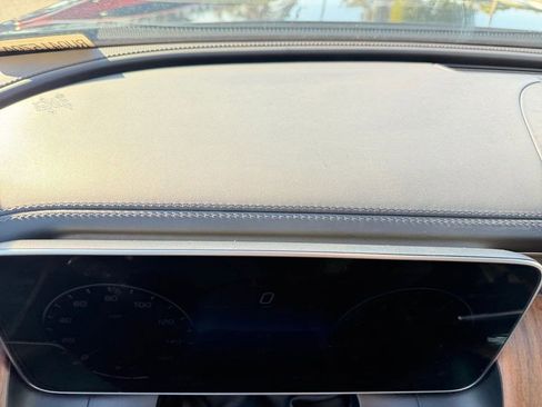 Used 2024 Mercedes-Benz GLC 300 GLC 300 image 25