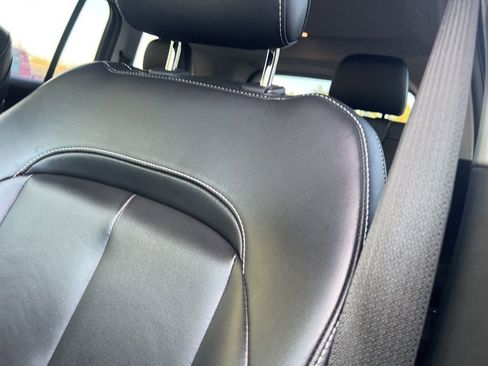 Used 2023 Jeep Grand Cherokee Limited image 23