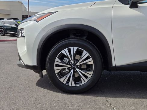 Certified 2023 Nissan Rogue SV FWD image 9