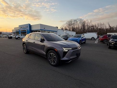 Used 2024 Chevrolet Blazer EV LT image 23