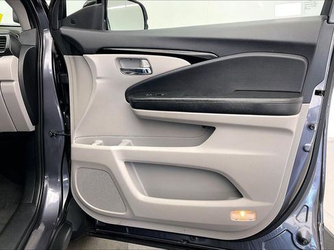 Used 2019 Honda Pilot Elite image 26