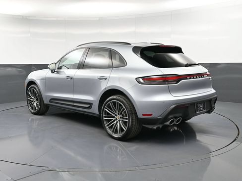 Certified 2026 Porsche Macan AWD/4WD image 3