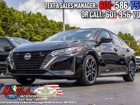 Used 2025 Nissan Sentra SR w/ SR Premium Package FWD image 3