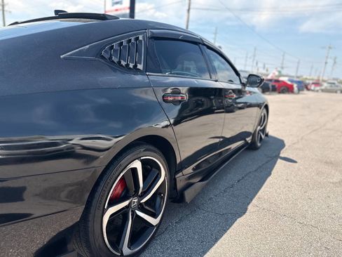 Used 2018 Honda Accord Sport image 10