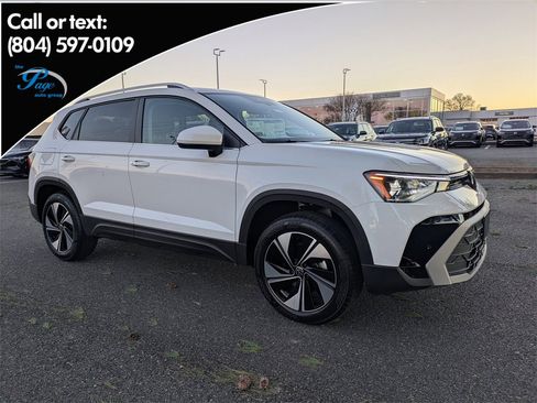 New 2026 Volkswagen Taos SE image 1