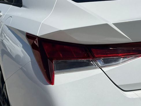 Used 2024 Hyundai Elantra SEL FWD image 13