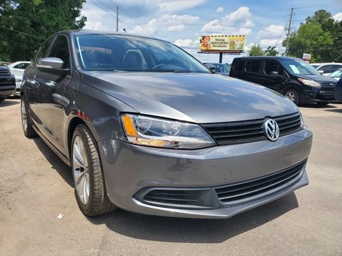 Used 2012 Volkswagen Jetta SE FWD image 1