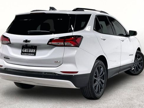 Used 2022 Chevrolet Equinox RS w/ RS Leather Package FWD image 2
