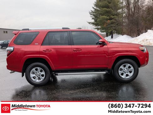 Used 2017 Toyota 4Runner SR5 Premium image 2