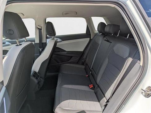 New 2025 Volkswagen Taos SE image 24