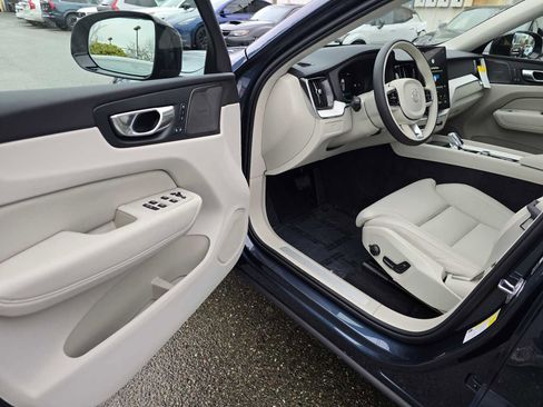 New 2026 Volvo XC60 B5 Ultra w/ Climate Package image 21