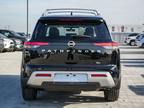 Used 2025 Nissan Pathfinder SL FWD image 7