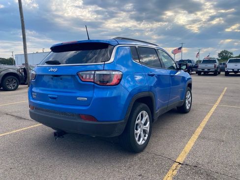 Used 2024 Jeep Compass Latitude w/ Convenience Group AWD/4WD image 7