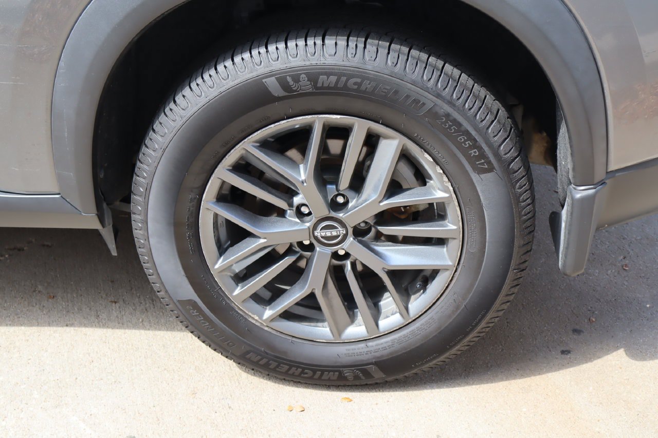 Used 2023 Nissan Rogue S FWD image 27