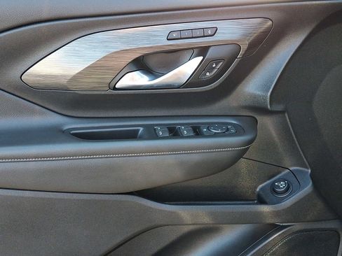 Certified 2022 GMC Terrain SLT w/ Infotainment Package II image 12