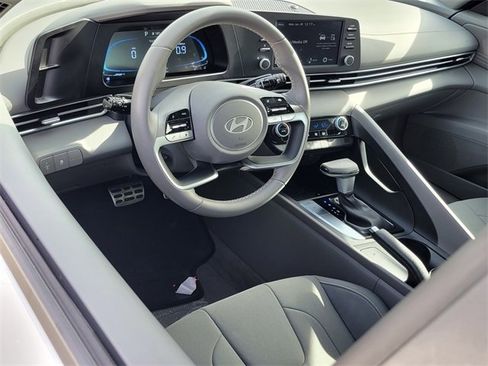 Certified 2025 Hyundai Elantra Sport image 3