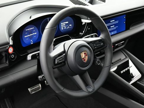 New 2026 Porsche Macan 4S Electric AWD/4WD image 17