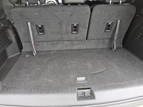 Used 2025 Buick Enclave Preferred FWD image 2