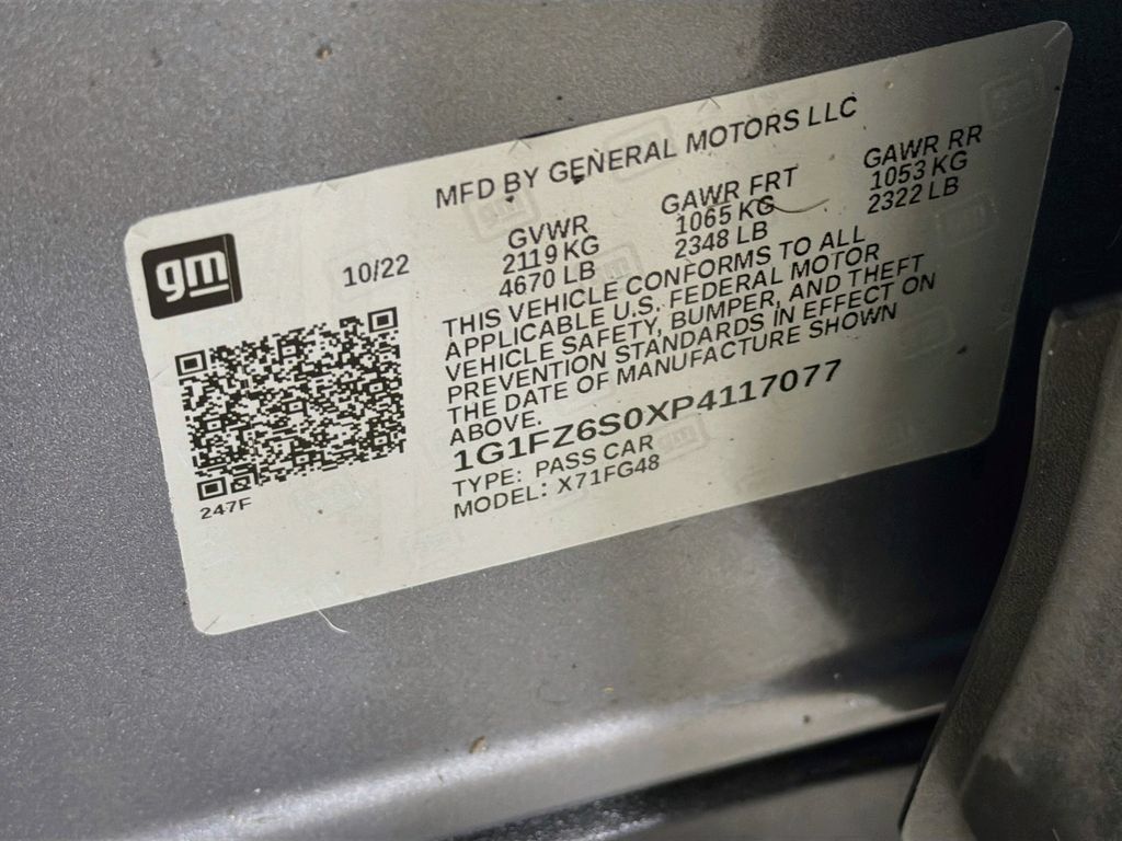Used 2023 Chevrolet Bolt EUV Premier w/ Sun & Sound Package FWD image 32