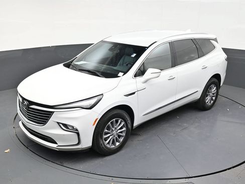 Used 2023 Buick Enclave Essence FWD image 13