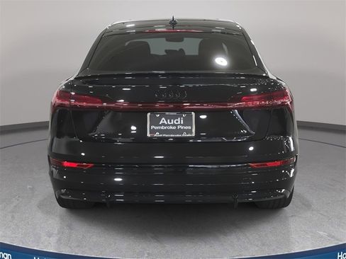 Used 2023 Audi e-tron Premium Plus w/ Premium Plus Package image 7