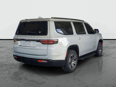 Used 2022 Jeep Wagoneer Series III RWD image 2