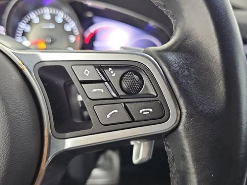Used 2021 Porsche Cayenne AWD/4WD image 17