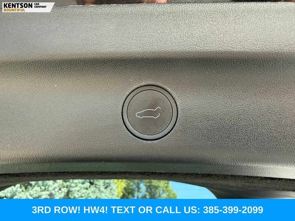 Used 2023 Tesla Model Y Long Range AWD/4WD image 32