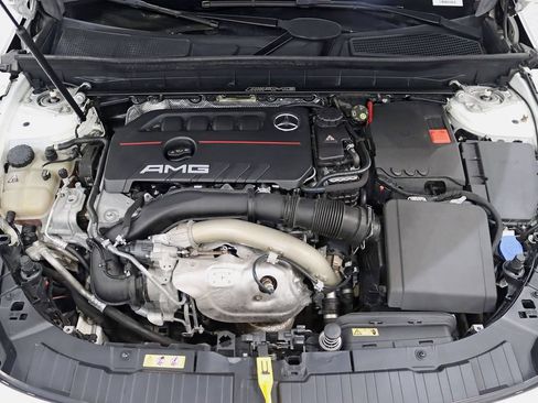 Used 2022 Mercedes-Benz GLB 35 AMG 4MATIC image 38