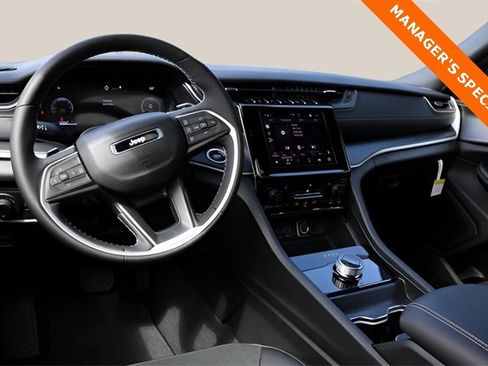 New 2025 Jeep Grand Cherokee L Altitude image 14