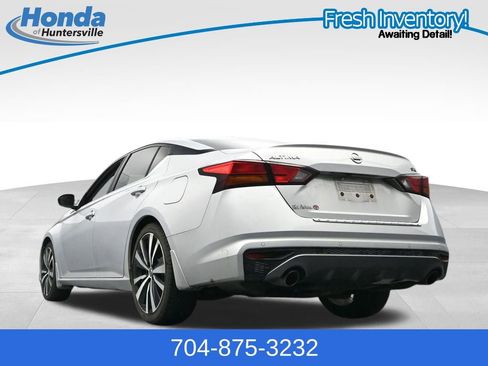 Used 2020 Nissan Altima 2.5 SR w/ Premium Package FWD image 24