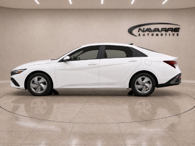 Certified 2026 Hyundai Elantra SE FWD image 4