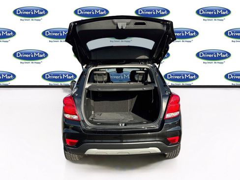 Used 2020 Chevrolet Trax LT w/ Redline Edition FWD image 23